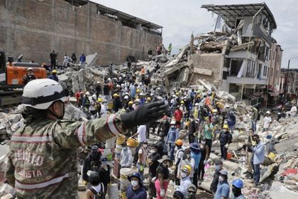 Imagen de  Colombia vive crucial fase de «ventana de vida» para rescatar personas tras el terremoto