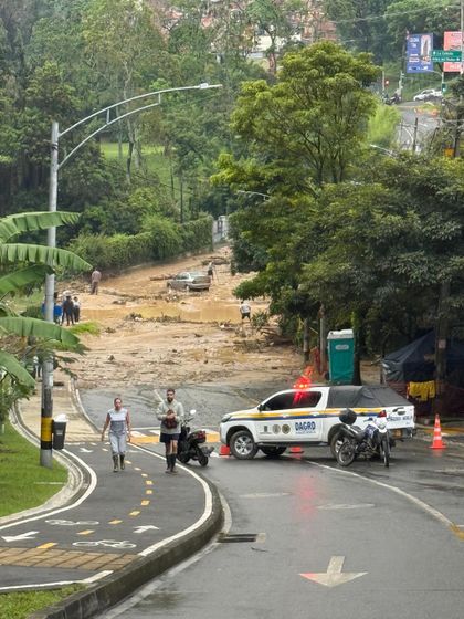 Imagen de Tragedia en Medellín por las fuertes lluvias: una persona murió y un menor está desaparecido