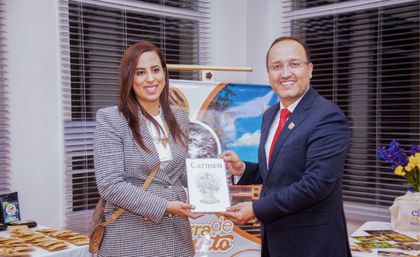 Imagen de Alcalde de El Carmen presentó estrategia para impulsar el turismo ante ocho embajadores internacionales