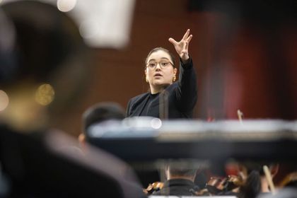 Imagen de  Unitense, directora de orquesta sinfónica, vendrá desde Suiza a dirigir la Filarmed: no se pierda el concierto