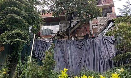 Denuncian riesgo de deslizamiento de 14 viviendas en Terrón Colorado