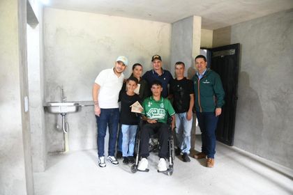 Imagen de  Jornada de la Gobernación de Antioquia en Guatapé deja cuatro aulas nuevas y avances en cerca de 200 soluciones de vivienda