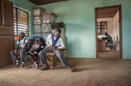 Esos zapatos que no son nuestros