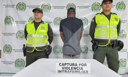 Hombre amenazó con un cuchillo a su bebé de 15 meses en Cali