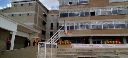 Imagen de Controlada fuga de gas en colegio de El Carmen de Viboral: se evacuaron más de 900 niños