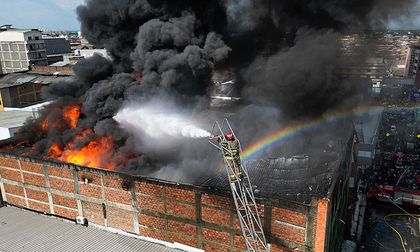 Incendios estructurales aumentan en Cali: Bomberos reportaron 16 casos en solo dos días de celebración de velitas