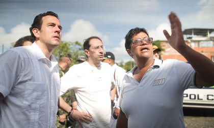 Vicepresidente y ministro del Interior visitan Chocó para evaluar daños tras el terremoto de magnitud 7.4