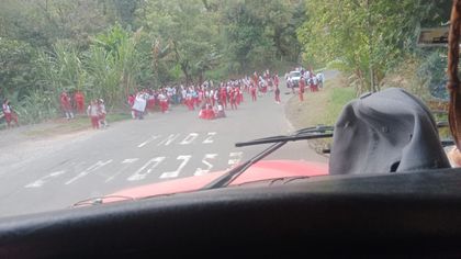 Imagen de Por falta de docentes y escasez de agua, estudiantes de Cocorná protestan en la Autopista