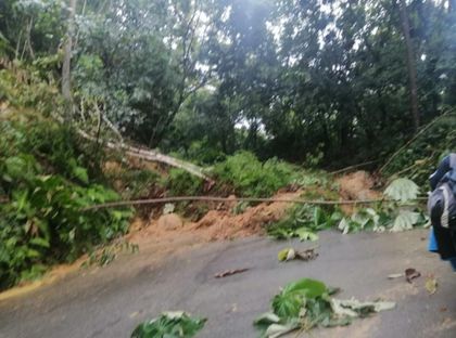 Imagen de  Vía San Rafael-San Carlos está cerrada por derrumbes