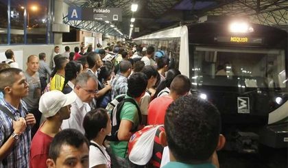 Imagen de Fuera de servicio cinco estaciones del Metro de Medellín por incidente con persona en la vía