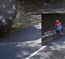No era su día: video muestra cómo motociclista se salvó de ser aplastado por una roca en carretera