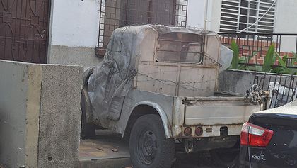 Retiran vehículos abandonados