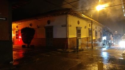 Imagen de Bomberos controlaron incendio en “La Casa Real” en Sonsón