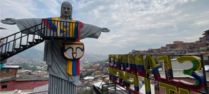 Imagen de Medellín desafió a Río de Janeiro con el impresionante Cristo Paisa en 3D en la Comuna 13