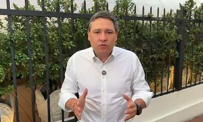 Mauricio Lizcano condena muertes de niños en bombardeos y afirma que “ningún niño debe ir a la guerra”