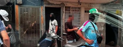 Imagen de  A la cárcel cinco integrantes de una banda señalada de vender estupefacientes con pasamontañas en Barrio Antioquia