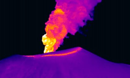 Aumentan emisiones de ceniza y gases del volcán Puracé