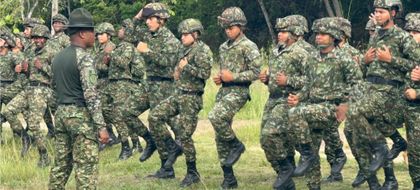 Imagen de  Colombia reorientará su estrategia de defensa militar: incorporarán 16 mil soldados profesionales
