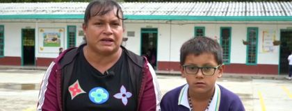 Imagen de Madre de bajos recursos pide ayuda para comprarle las gafas a su hijo