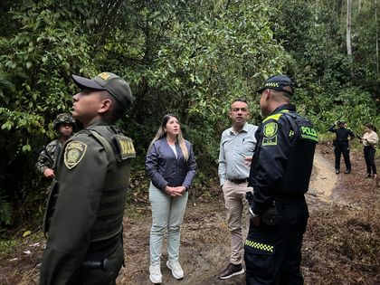 Imagen de  Alcaldesa de La Ceja visitó la vereda Piedras tras varias denuncias de atracos colectivos