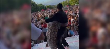 Imagen de  Abuelita desaparecida reapareció bailando en el Festival Vallenato de Fonseca, La Guajira