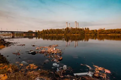 Crean una herramienta capaz de predecir dónde se acumulará la basura en los ríos