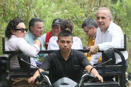 Imagen de Gobernador de Antioquia y MinTransporte conocieron avances del proyecto Bicimotorrutas en San Francisco