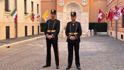 Imagen de  La Guardia Suiza del Vaticano cambia de uniforme, ¿qué pasará con el icónico traje rojo, azul y amarillo?