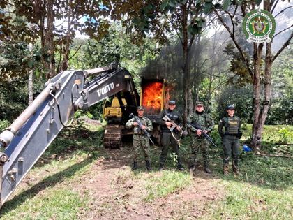 Imagen de  Policía destruye maquinaria en intervención a minería ilegal en San Luis