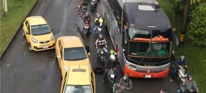 Imagen de  Paro de taxistas en Envigado genera complicaciones en la movilidad del sur del Valle de Aburrá