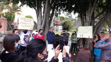 Padres de familia piden la salida de una profesora de la I.E. Barro Blanco
