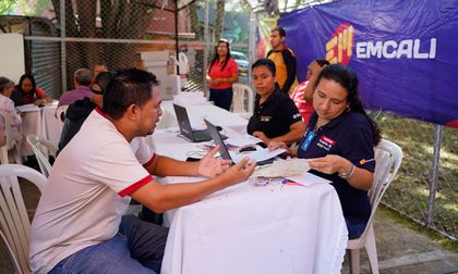 Emcali llega con acuerdos de pago y servicios de telecomunicaciones a la comuna 21