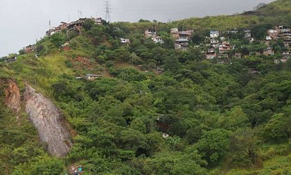Las invasiones ilegales detrás de Cristo Rey afectan la planificación urbana y los recursos naturales de Cali