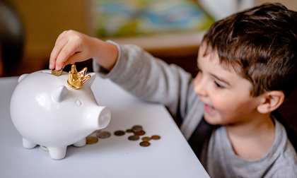Cómo enseñarles a los hijos a manejar el dinero desde pequeños