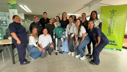 Imagen de  Comfenalco Antioquia presenta en Rionegro a FeliSSTmente, robot que lidera pausas activas y promueve el bienestar laboral