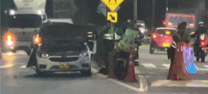 Imagen de Explosión dentro de automóvil en Copacabana fue por artefacto dentro del vehículo, los dos ocupantes fallecieron