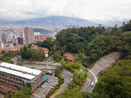 Imagen de  Automóvil arrolló a dos hombres que iban en una moto en Las Palmas y se dio a la fuga