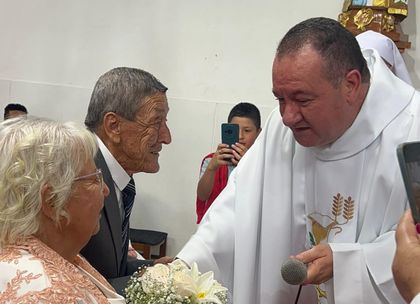 Imagen de  ¡Bonita historia de amor! Pareja de abuelitos se casó tras conocerse en el asilo de La Ceja