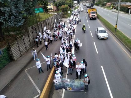 Imagen de Avanza marcha de excombatientes de las FARC: esta noche amanecerán en Marinilla
