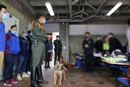 Imagen de  Para evitar el consumo de drogas y porte de armas, autoridades visitaron varios colegios de Rionegro