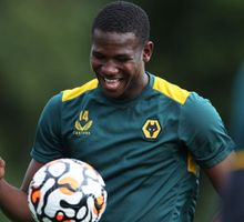 DT del Wolverhampton pide paciencia con Yerson Mosquera tras su lesión de rodilla