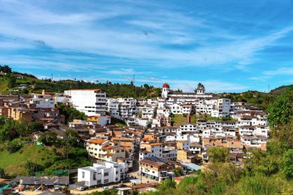 Imagen de  En San Vicente Ferrer fueron pintadas 50 fachadas durante la Fiesta Blanca