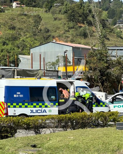 Imagen de Recuperan taxi hurtado en Guarne tras persecución policial