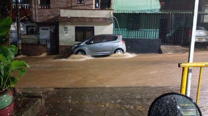 Imagen de  Autoridades mantienen alerta roja en Medellín por aumento del caudal en quebradas tras intensas lluvias
