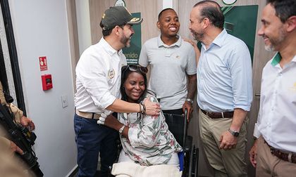 Nueve familias reciben viviendas tras el terremoto en Cali