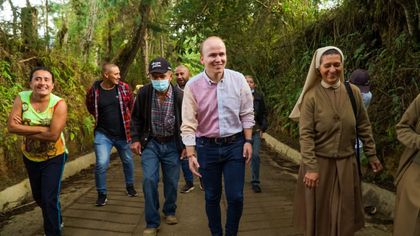 Imagen de En La Ceja entregan más metros de placa huella para la zona rural