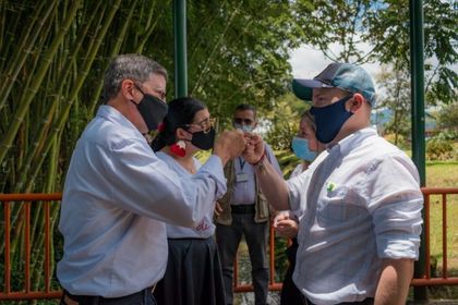 Imagen de Productiva visita del Gobernador (e) de Antioquia a La Ceja