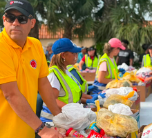 Desde Miami, colombianos se vuelcan a ayudar a Venezuela en una operación humanitaria liderada por el área 11 Miami Dade County