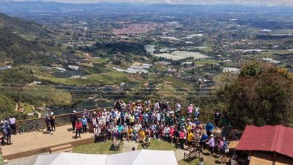 Imagen de Más de 70 personas participaron en caminata al Mirador de La Florida en El Carmen de Viboral