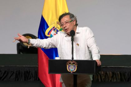 Imagen de  Militares colombianos detonan de forma controlada la bomba hallada en frontera con Ecuador